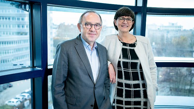 Norbert Walter-Borjans und Saskia Esken, die Bundesvorsitzenden der SPD, wollen im Koalitionsausschuss beim Parteitag abgesprochene Themen einbringen. 