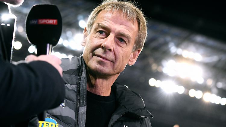 Noch steckt Jürgen Klinsmann mit der Hertha im Abstiegskampf, aber er formuliert bereits sehr große Ziele.