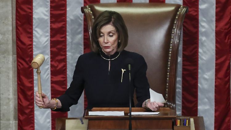 Nancy Pelosi konnte nicht alle Parteikollegen von dem Verfahren gegen Donald Trump überzeugen.