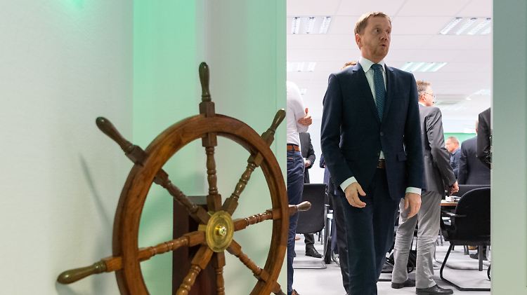Bleibt in Sachsen am Steuer: Ministerpräsident Michael Kretschmer.