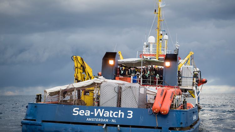 Die Sea-Watch 3 wird künftig nicht mehr unter niederländischer Flagge fahren, weil die Behörden ihre Vorschriften für das Schiff zuletzt verschärft hatten.