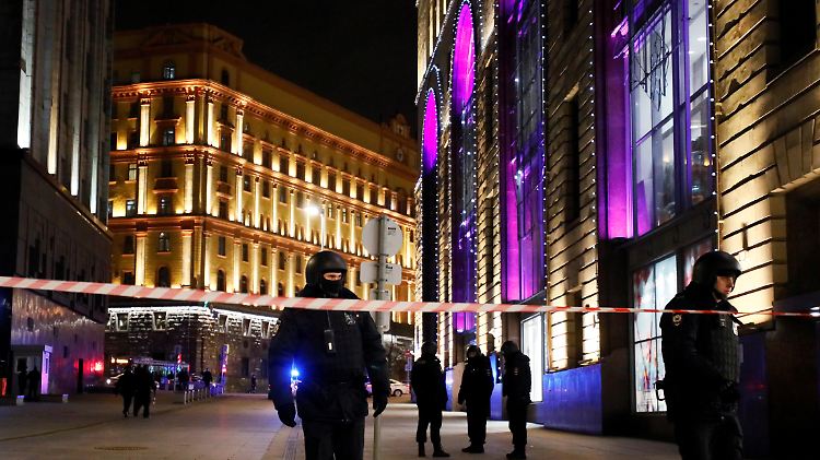 Der FSB bestand zunächst darauf, dass es sich um einen Einzeltäter gehandelt habe.