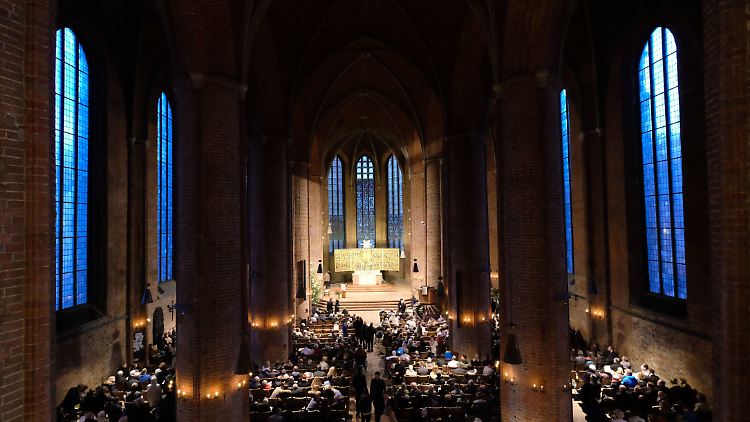 Im Weihnachtsgottesdienst ist man selten allein.