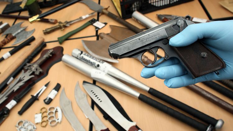 Nicht nur Schusswaffen sind von der Verschärfung eingeschlossen.
