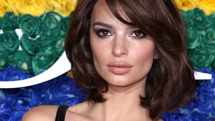 Emily Ratajkowski weiß sich auch während der Quarantäne in Szene zu setzen.