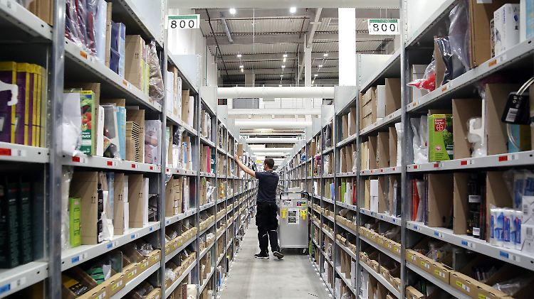 Wertsachen oder Schrott? Amazon-Warenlager im brandenburgischen Brieselang.