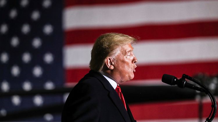 Trump unterzeichnete den neuen Verteidigungshaushalt, in dem auch die Sanktionen festgelegt sind.