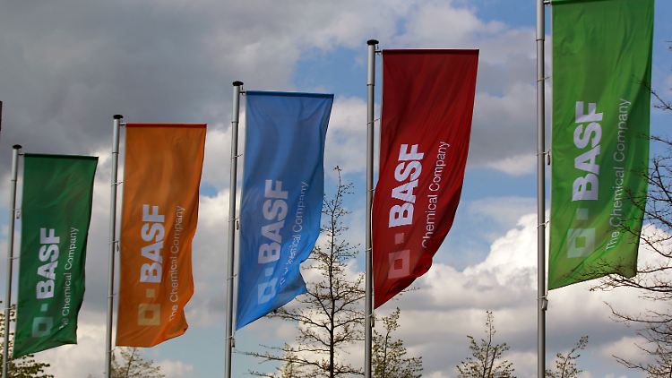 BASF kassiert knapp 3,2 Milliarden Euro.