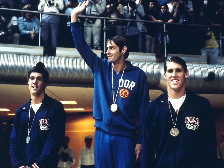 Neben Medaillen und Rekorden sammelte Matthes auch sieben Auszeichnungen als DDR-Sportler des Jahres.