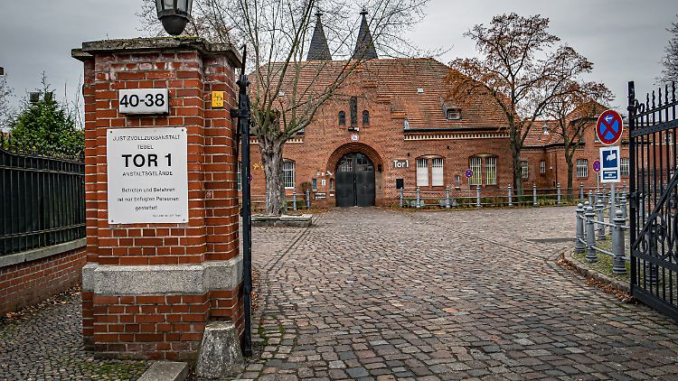 Berlin setzt neun Straftäter vor Weihnachten vorzeitig auf freien Fuß.
