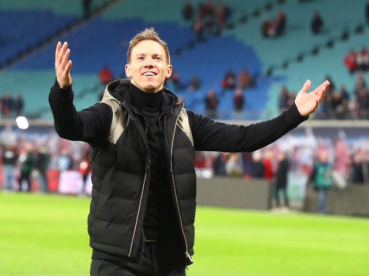 Wurde von den Fans gefordert - und ließ sich dann gern feiern: RB-Erfolgstrainer Julian Nagelsmann.
