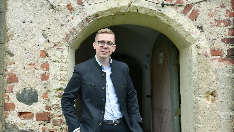 Seine Heimat Vorpommern, in der auch sein Wahlkreis liegt, beschreibt Amthor als "eher in der katholischen Diaspora" zu verorten.
