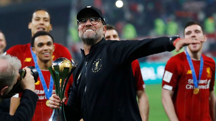 Jürgen Klopp will mit dem FC Liverpool endlich die Meisterschaft gewinnen - aber der Trainer der wohl besten Mannschaft der Welt bremst die Euphorie.
