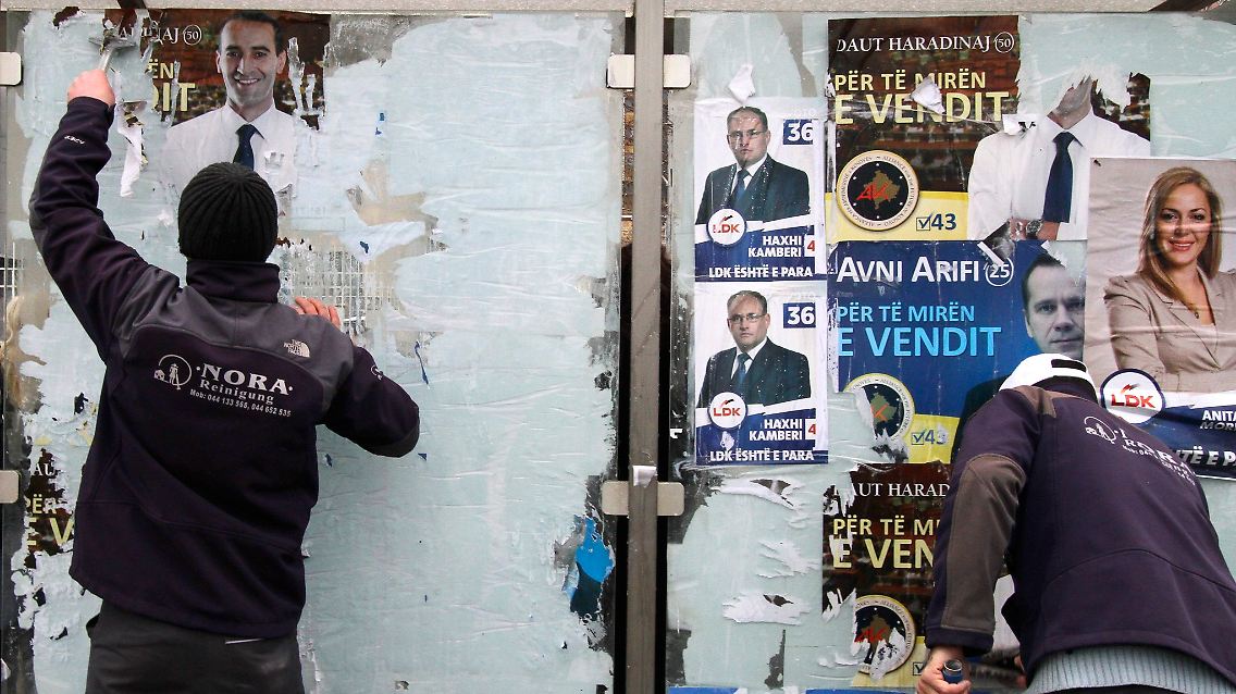 Die Wahlplakate werden bereits beseitigt.