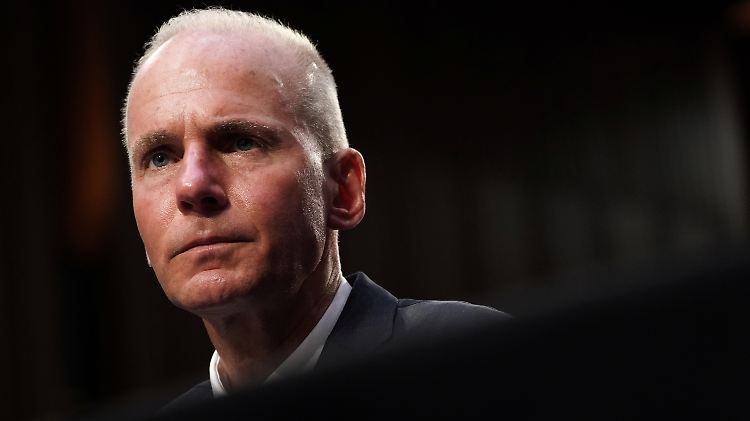 Dennis A. Muilenburg verlässt Boeing.