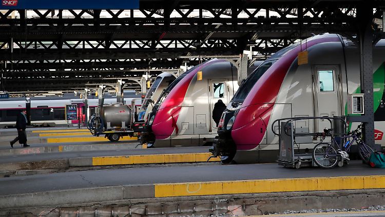 Die Züge stehen still, Frankreich erlebt ein Weihnachts-Bahnchaos.