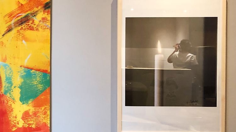 "Die Kerze"(r.) von Gerhard Richter, das Original kostet mehr als zehn Millionen Euro.