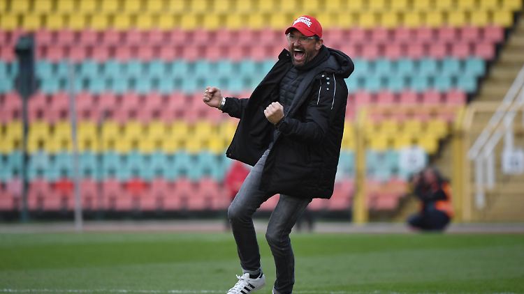 Aufstieg geglückt: Wollitz wechselt von der Regionalliga in die 3. Liga.