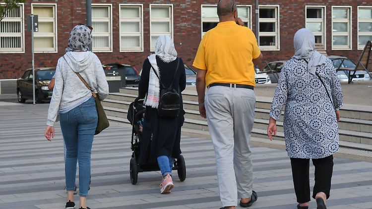In Deutschland ging die Zahl der Asylbewerber zurück, in Frankreich und Spanien stieg sie dagegen besonders stark.