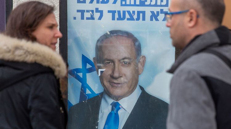 Netanjahu stellte sich einer parteiinternen Wahl, obwohl er wegen einer Korruptionsanklage angeschlagen ist.