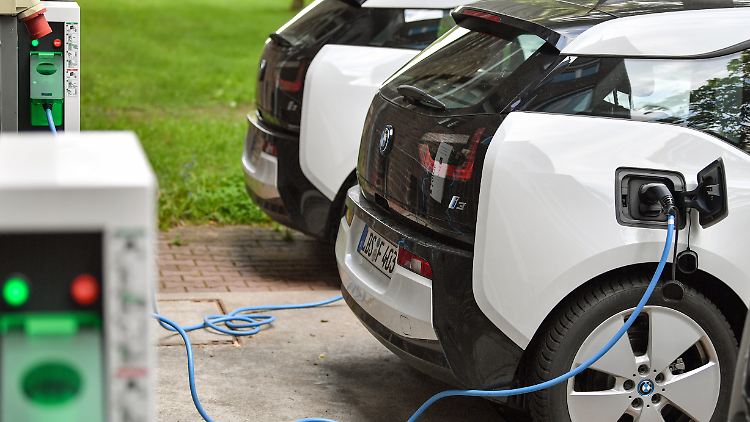 Je mehr Elektroautos verkauft werden, desto besser wird die CO2-Bilanz eines Herstellers.
