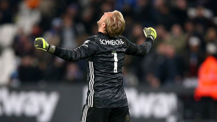 Endlich wieder jubeln: Kasper Schmeichel freut sich über den Sieg von Leicester.