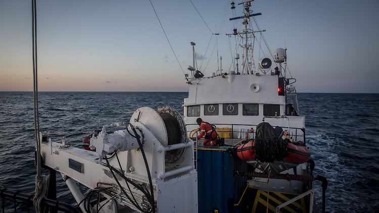 Die "Alan Kurdi" hatte 32 Menschen von einem überfüllten Kunststoffboot geborgen.