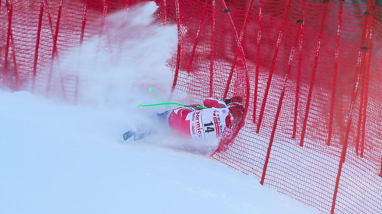 Hannes Reichelt stürzt in Bormio nach 45 Sekunden schwer und reißt sich das Kreuzband.