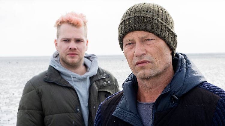 Kronzeuge Tom (Ben Münchow) und Tschiller (Til Schweiger) müssen auf Neuwerk miteinander auskommen.