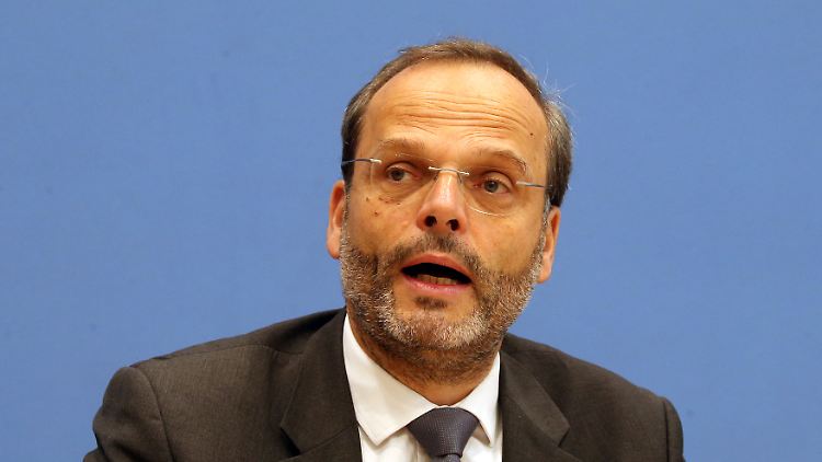 Der Antisemitismusbeauftragte der Bundesregierung will auch Hassmails bestraft sehen.