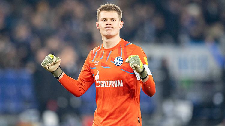 Alexander Nübel macht es wie Manuel Neuer und wechselt von Schalke nach München.
