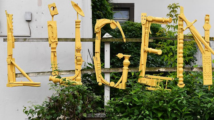 Lügen haben sogar ein eigenes Museum - das Lügenmuseum in Radebeul (Sachsen).