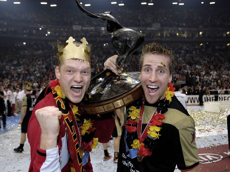 Gemeinsam mit dem heutigen Teamkoordinator Oliver Roggisch wurde Jogi Bitter (l.) 2008 Weltmeister.