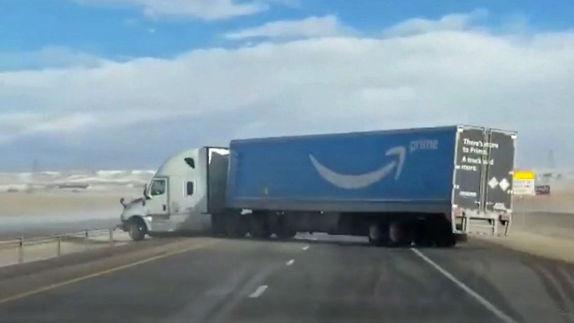 truck im wind.jpg