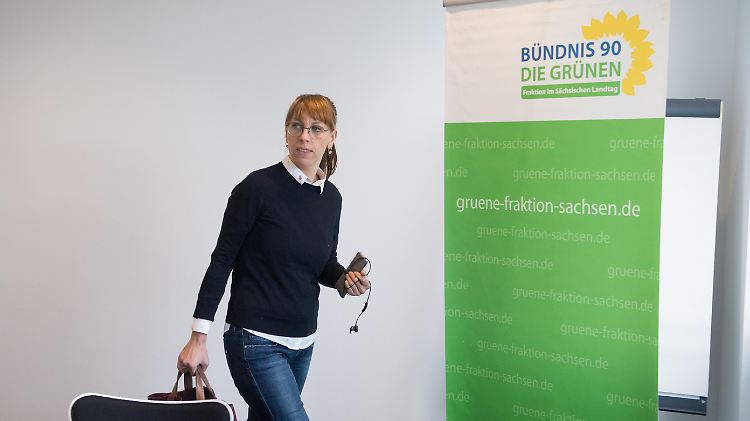 Sachsens Justizministerin Katja Meier muss sich für ihre Zeit in einer Punkband rechtfertigen.