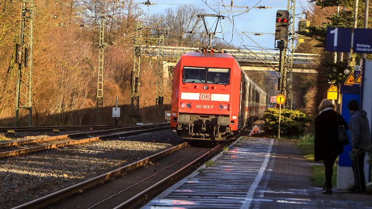 Für das kommende Jahr sieht das Ressort von Verkehrsminister Andreas Scheuer aber 1,552 Milliarden Euro für den Schienenausbau vor.