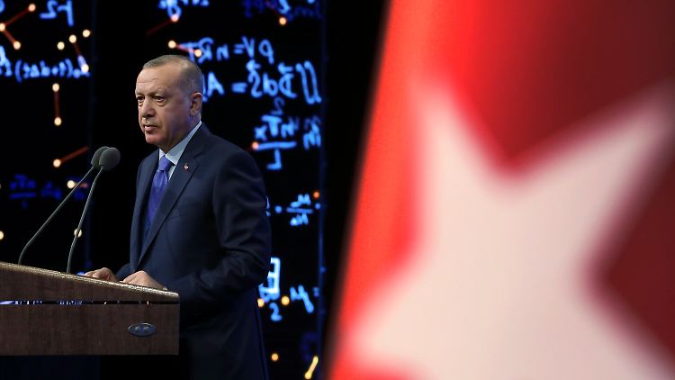 Erdogan will unbedingt, dass Ministerpräsident Al-Sarradsch an der Macht bleibt. 