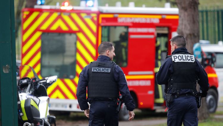 Mindestens ein Mensch ist bei der Attacke ums Leben gekommen.