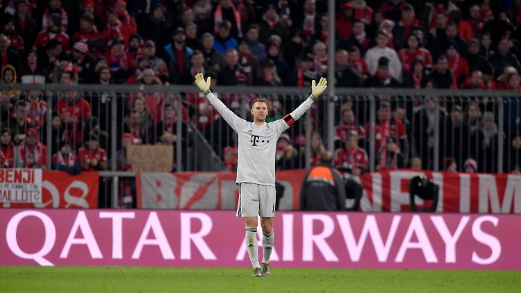 Manuel Neuer wird wohl 2022 zur WM nach Katar fliegen. Mit welcher Fluggesellschaft, ist nicht bekannt.