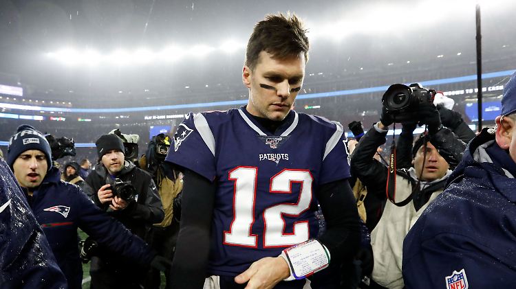 Geschlagener Star: Für NFL-Legende Tom Brady ist nach der Niederlage nicht nur eine Saison vorbei, sondern vielleicht auch seine Karriere.