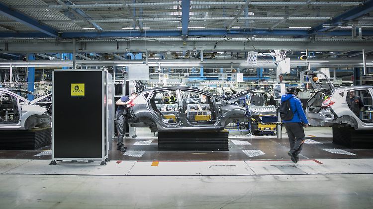 Die Exporte deutscher Autobauer gingen im vergangenen Jahr um 13 Prozent zurück.