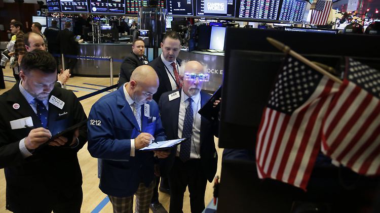 Am Ende dominierten Abgaben am US-Aktienmarkt, allerdings schloss der Markt über Tagestief.