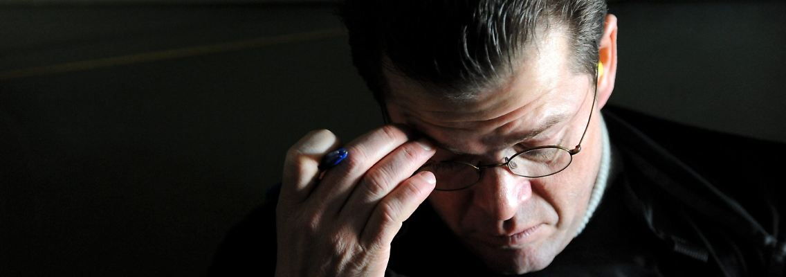 Guttenberg rechtfertigt erneut seine Reise, ...