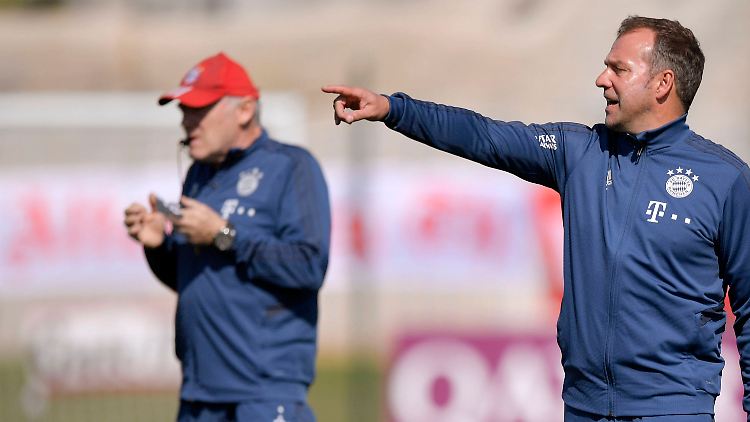Gibt den Ton an: Bayerns Cheftrainer Hansi Flick will in Katar die Basis für eine starke Rückrunde legen.
