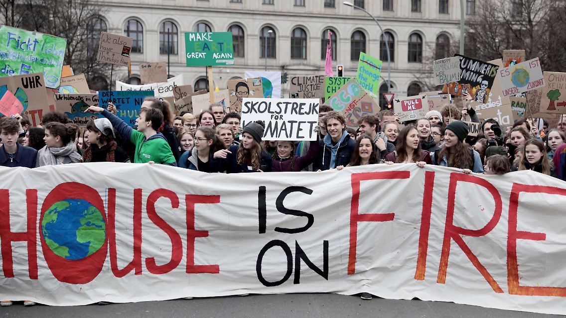 Adani will in Australien eines der größten Kohlebergwerke der Welt errichten. Fridays for Future versucht das zu verhindern.