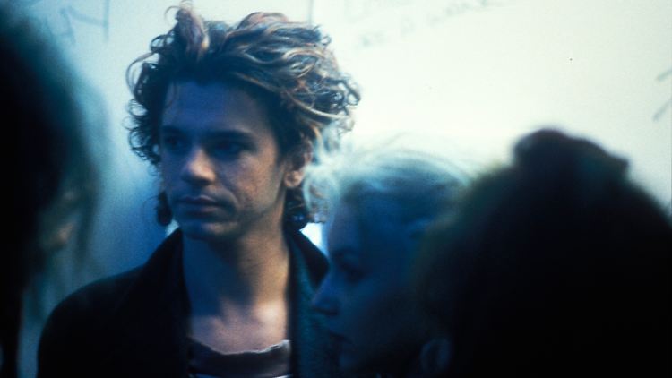 Hutchence schnitt sich Ende der 80er die langen Locken ab, denn "auf einmal sahen viele so aus wie ich. Oder ich wie sie?"