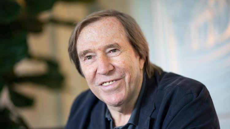 Ob Günter Netzer Licht ins Dunkel bringt?