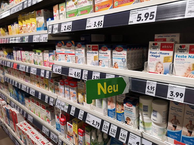 Nahrungsergänzungsmittel in einem deutschen Supermarkt: Ständig kommen neue Produkte hinzu.