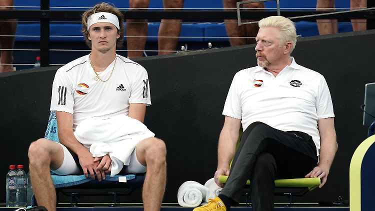 Becker (rechts) kritisierte, Zverev (links) will sich lieber auf Olympia konzentrieren.