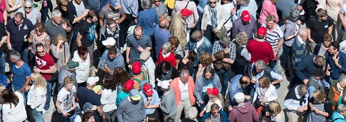 Wie viele Menschen leben in Deutschland - und wie?